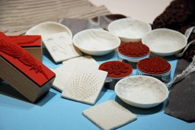 Rīgas Porcelāna muzejs septembrī piedāvā radošās darbnīcas "Faktūra un porcelāns"