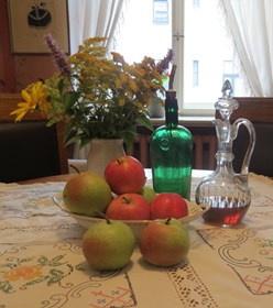 Izstāde “Lieluma ābolā kodējs” Aleksandra Čaka memoriālajā dzīvoklī–muzejā
