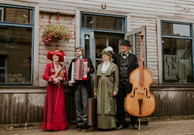 Dance along chapel "Hägenskalns muzikanti" and the cheerful dancers of the "Dejotprieks"