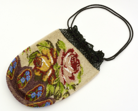 The museum “Riga Art Nouveau Centre” Participates in the Exhibition “Rosemania. The Charm of Roses” in Rēzekne