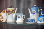 Rīgas Porcelāna muzeja skatlogos skatāmas populāras Rīgas Porcelāna rūpnīcas servīzes